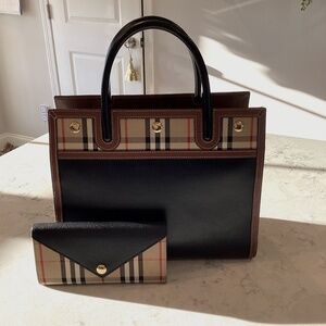 Burberry Freya tote